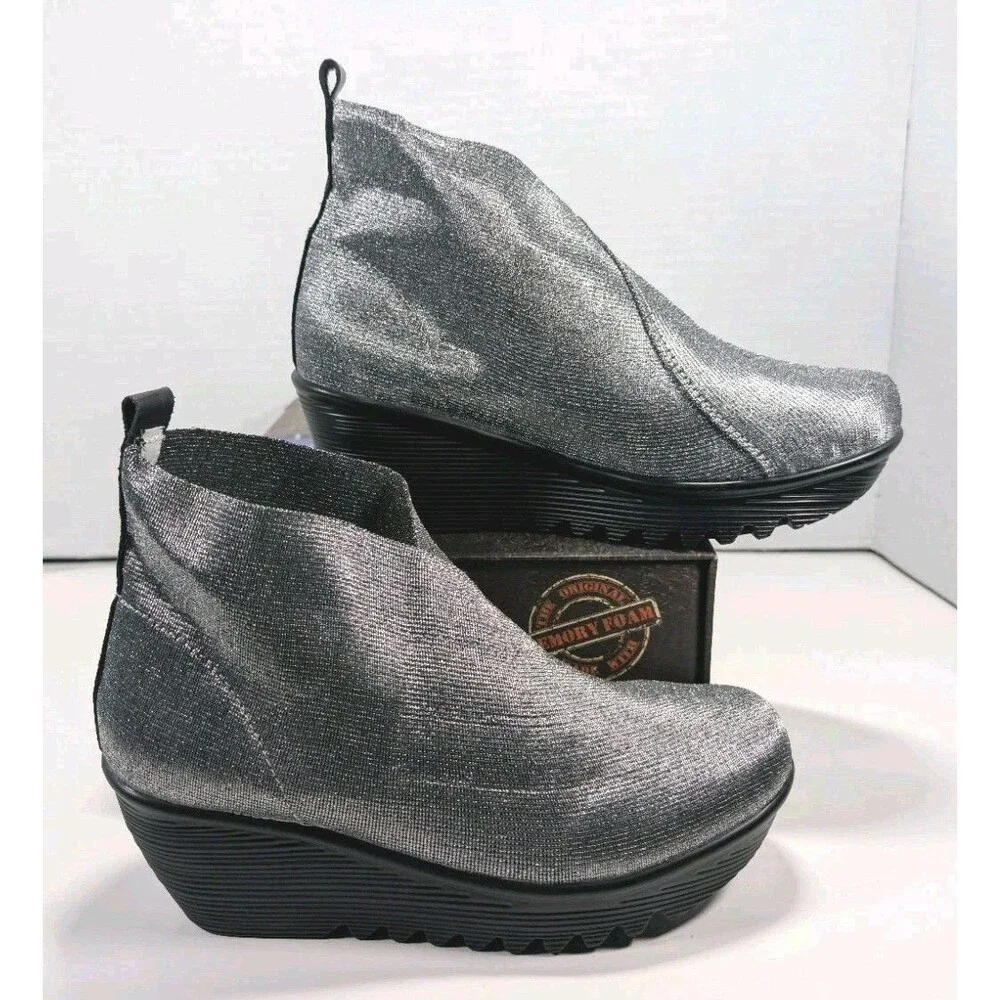 NIB Bernie Mev Maile Elastic Woven Wedge Bootie Womens Size 9 Pewter Silver - Picture 2 of 12